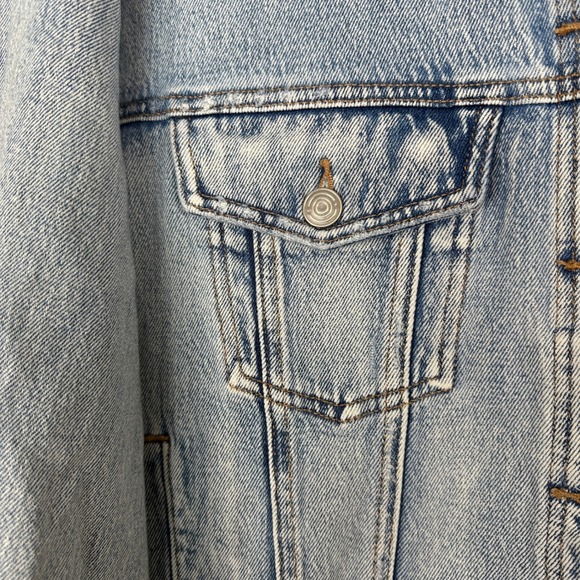 Maurices Women's 1X Denim Jacket Blue Distressed Button Front Trucker NEW - Picture 5 of 13